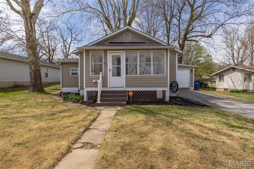 823 Delmar Avenue, Festus, MO 63028 Main Photo