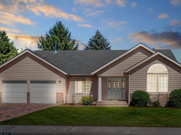 214 SW Meadow Lakes Drive, Prineville, OR 97754