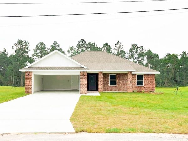 7965 Twin Lake Dr, Milton, FL 32583