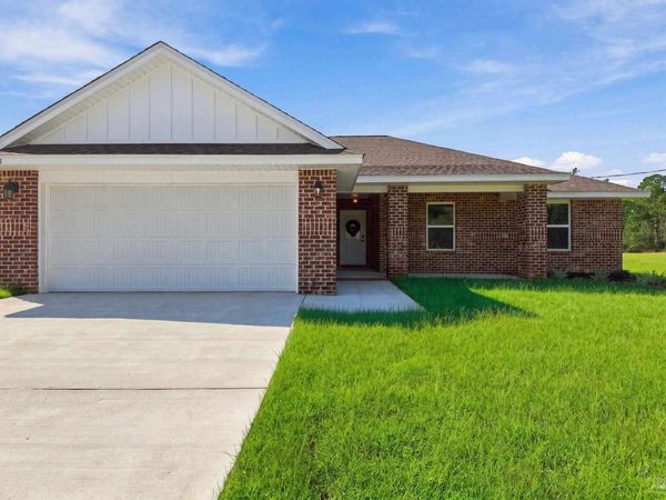 7965 Twin Lake Dr, Milton, FL 32583