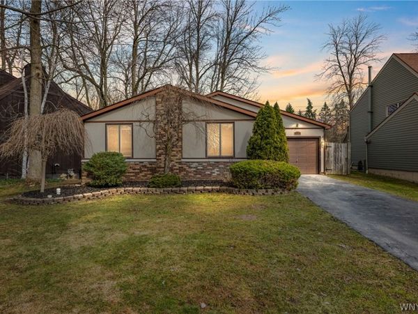 238 Brockmoore Drive , East Amherst, NY 14051