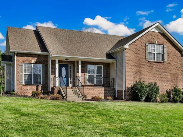 1267 Everwood Dr, Ashland City, TN 37015
