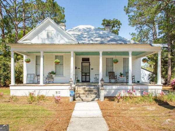 1261 Grove Avenue, Waycross, GA 31501