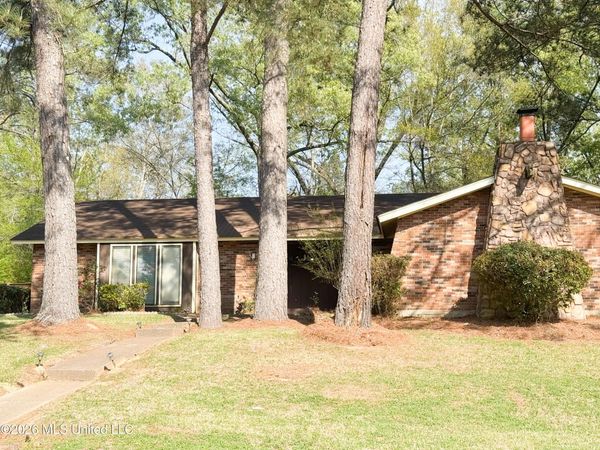 512 Cedarwood Drive, Jackson, MS 39212