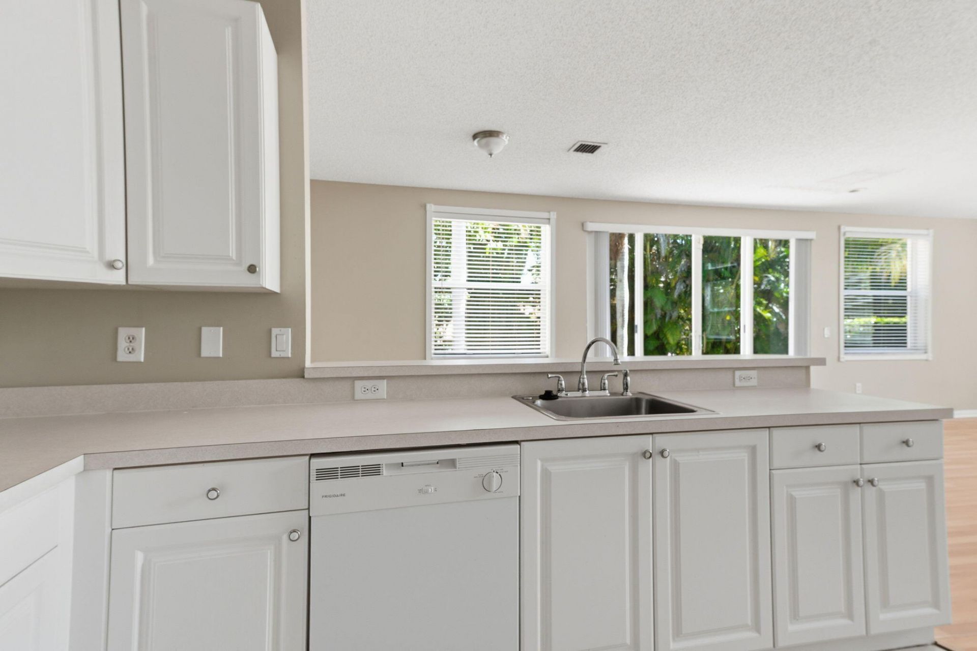 6334 Stonehurst Circle, Lake Worth, FL 33467 Photo