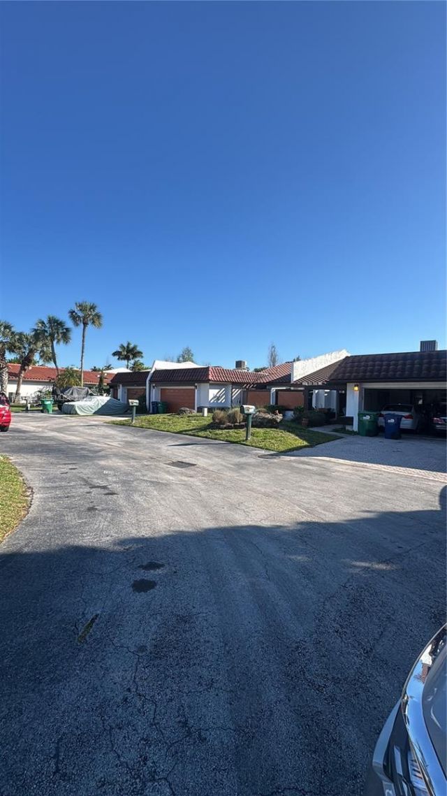 534 NE 195th St, Miami, FL 33179 Photo