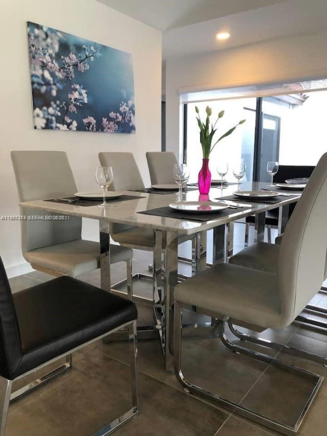 534 NE 195th St, Miami, FL 33179 Photo