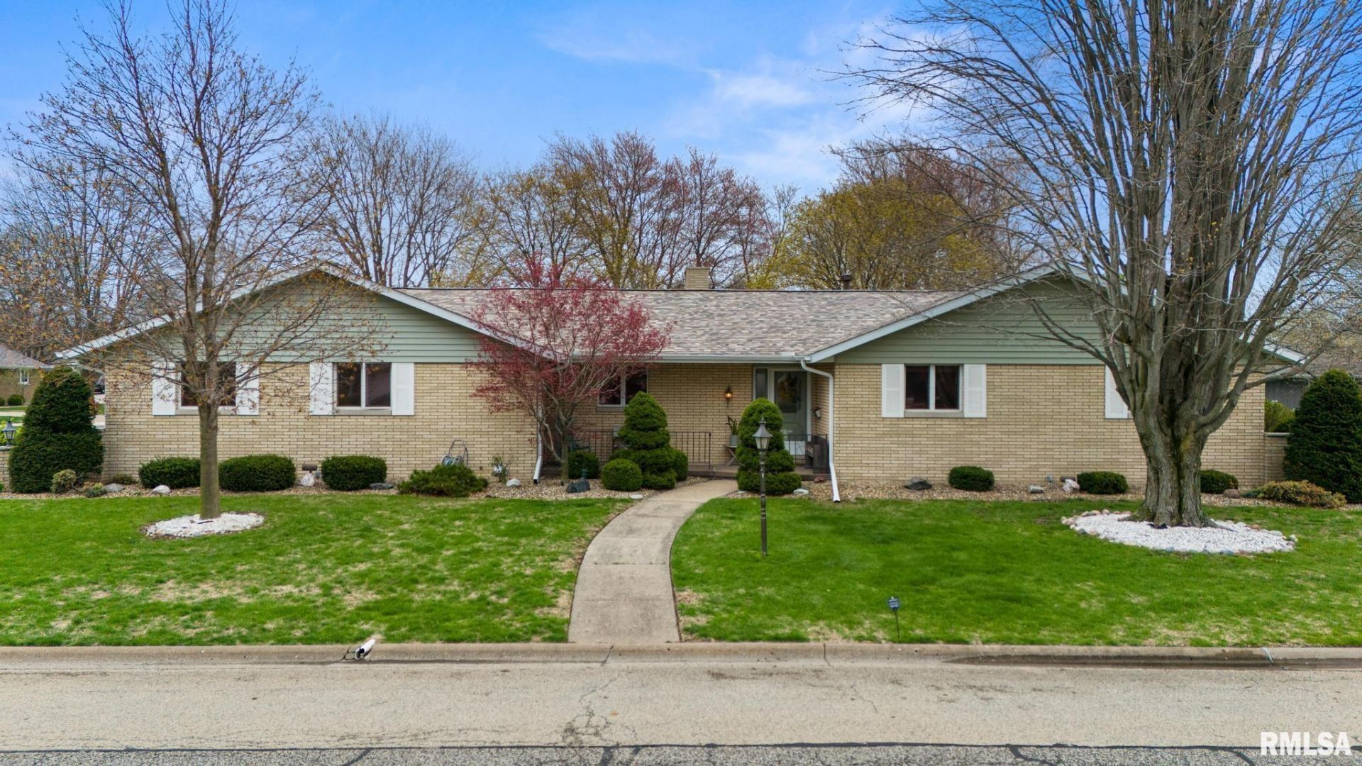 400 S Missouri Avenue, Morton, IL 61550 Main Photo