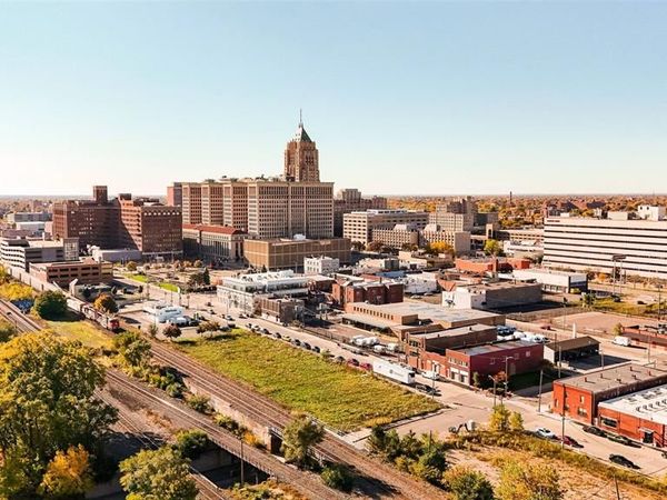 66 E Baltimore Street , Detroit, MI 48202