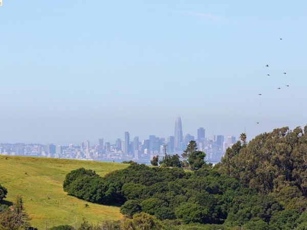 4451 Saint Andrews Rd, Oakland, CA 94605