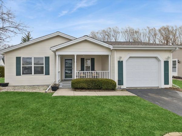 1810 Paddock Court , Grayslake, IL 60030