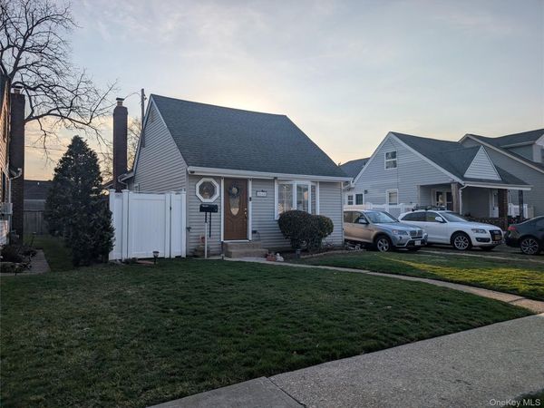 2668 Rosebud Avenue, Merrick, NY 11566