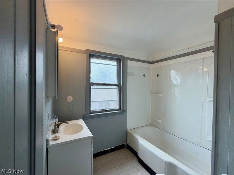 12402 Imperial Avenue, Cleveland, OH 44120 Photo 5