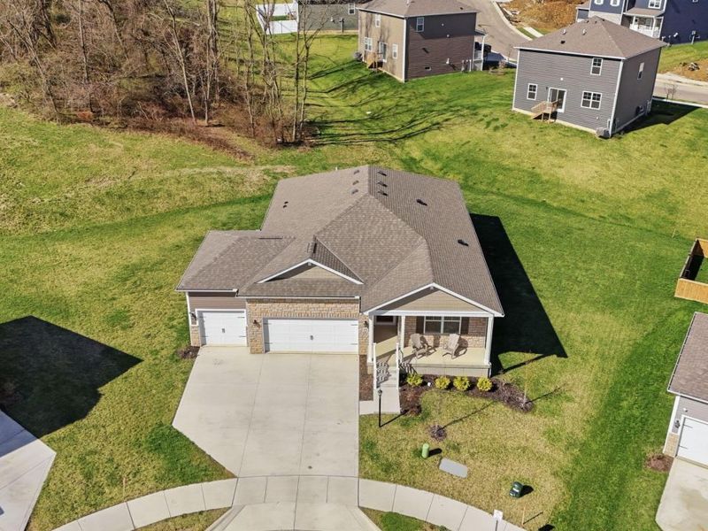 146 Oak Valley Court, Newark, OH 43055 Photo 2