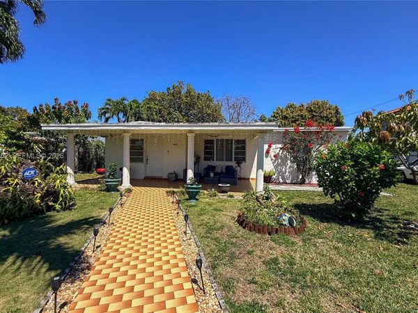 9971 SW 41st Ter , Miami, FL 33165