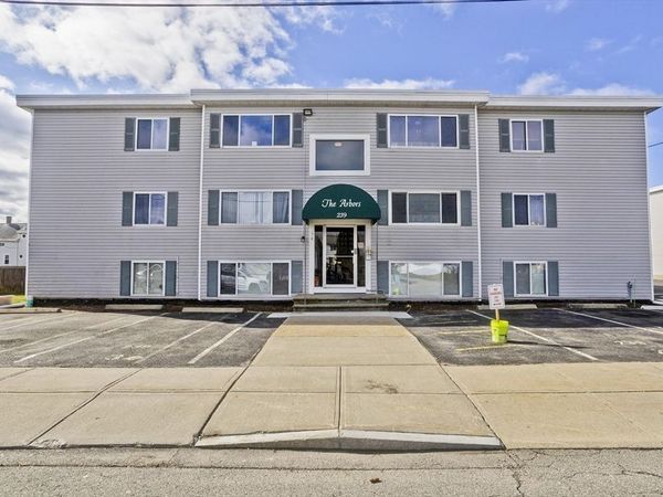 239 Glasgow St, Unit 10, Fall River, MA 02721