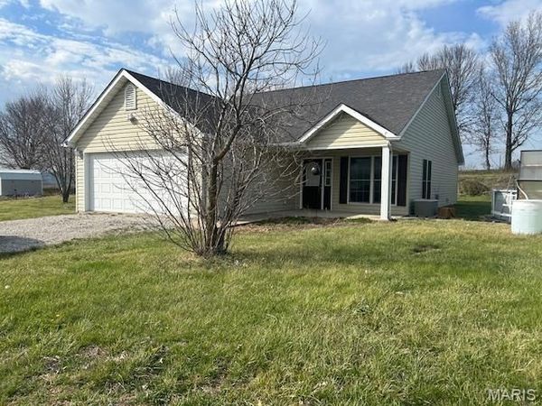 655 Highway Jj, Elsberry, MO 63343