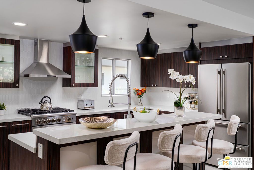 588 E San Lorenzo Road, Unit 206, Palm Springs, CA 92264 Main Photo