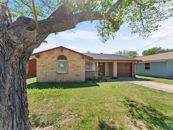 1821 Armstead Avenue, Grand Prairie, TX 75051