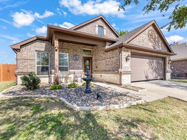 1028 Crest Meadow Drive, Fort Worth, TX 76052
