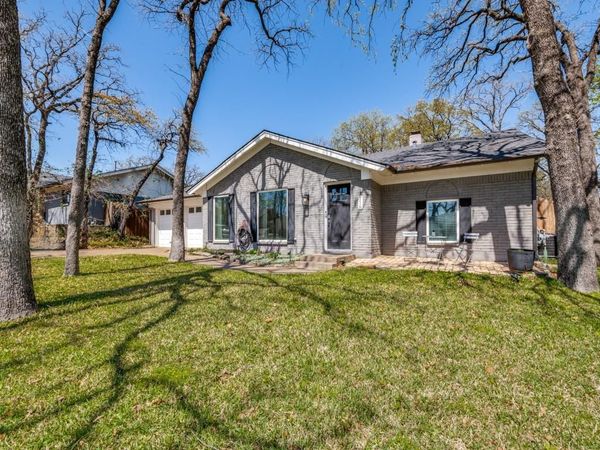 716 Thousand Oaks Drive, Hurst, TX 76054