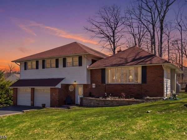 36 Esther Dr, Vernon, NJ 07422