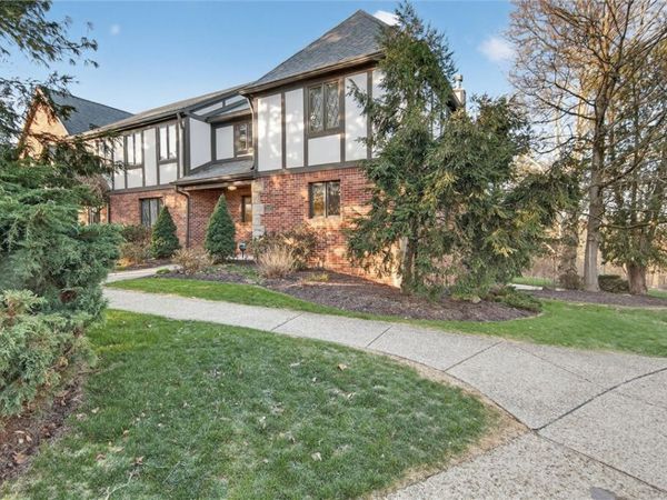 1585 Stone Mansion Dr , Sewickley, PA 15143