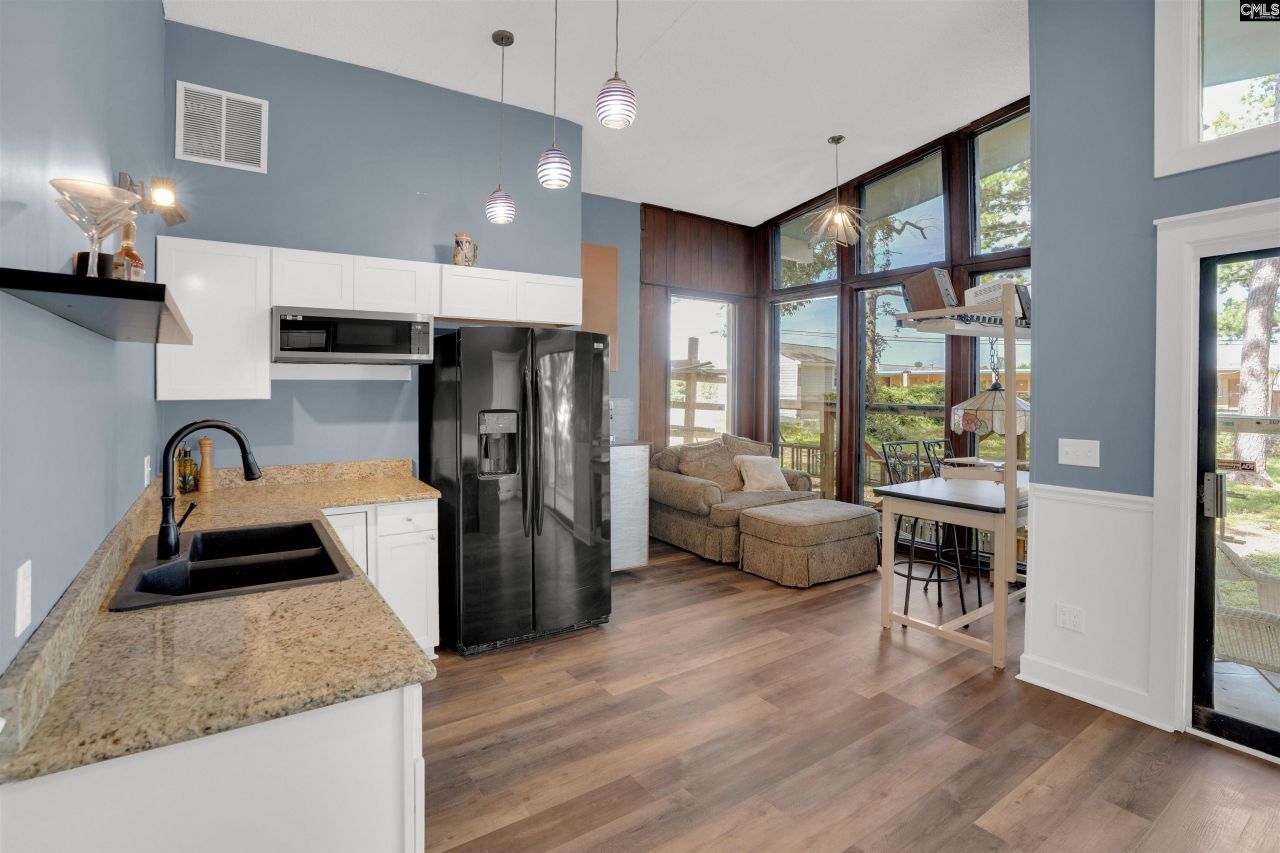 128 Latonea Drive  Photo 12