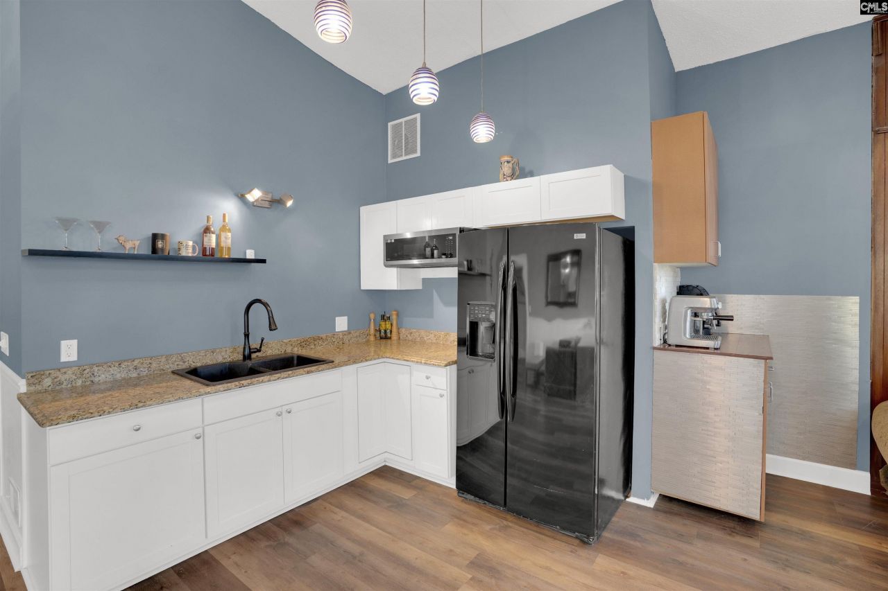 128 Latonea Drive  Photo 14