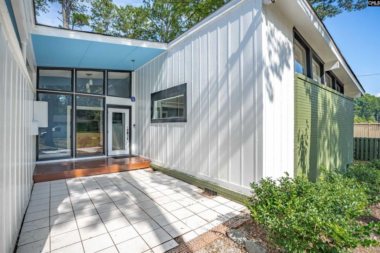 128 Latonea Drive  Photo 4