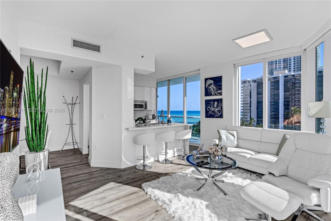 6515 Collins Ave , Unit 708, Miami Beach, FL 33141 Photo