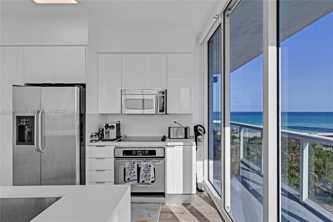 6515 Collins Ave , Unit 708, Miami Beach, FL 33141 Photo