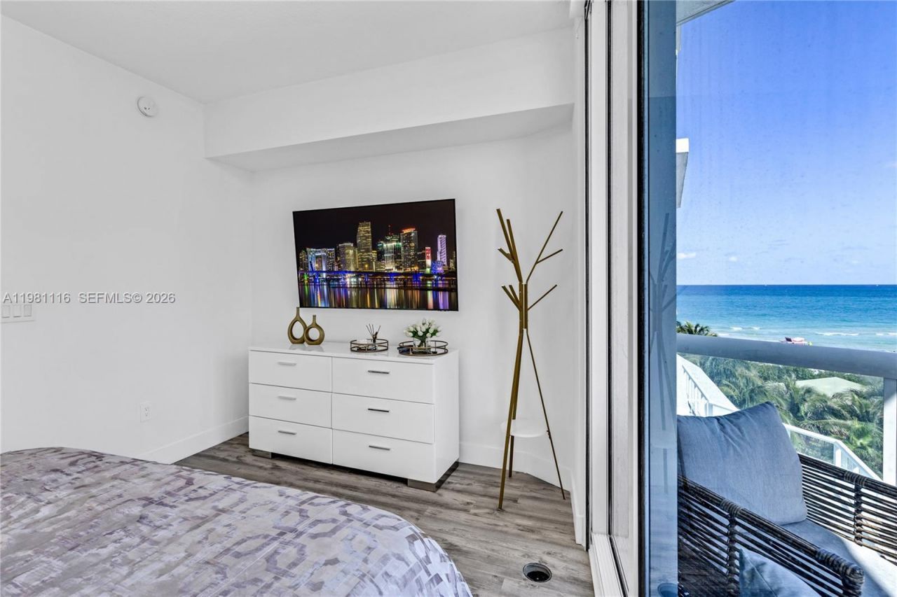 6515 Collins Ave , Unit 708, Miami Beach, FL 33141 Photo