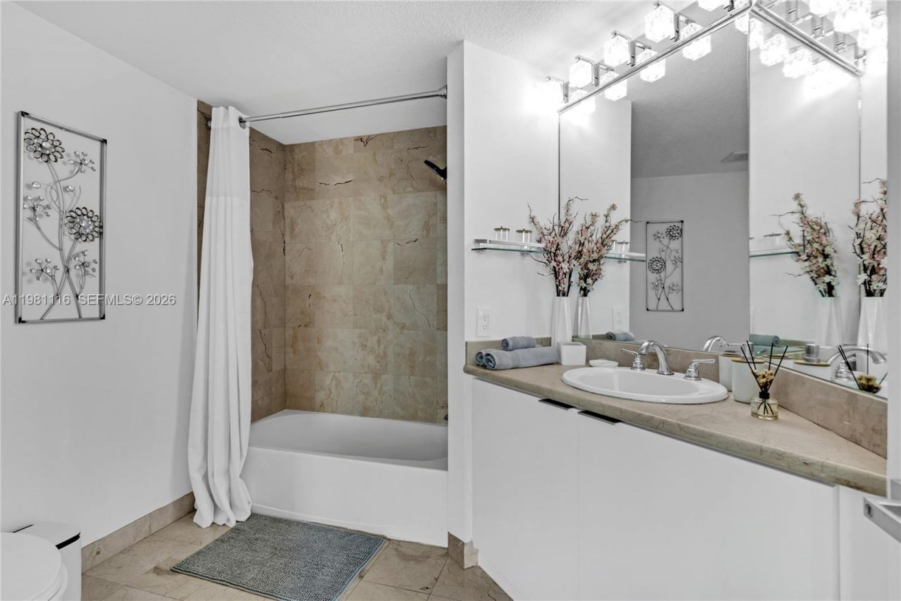 6515 Collins Ave , Unit 708, Miami Beach, FL 33141 Photo