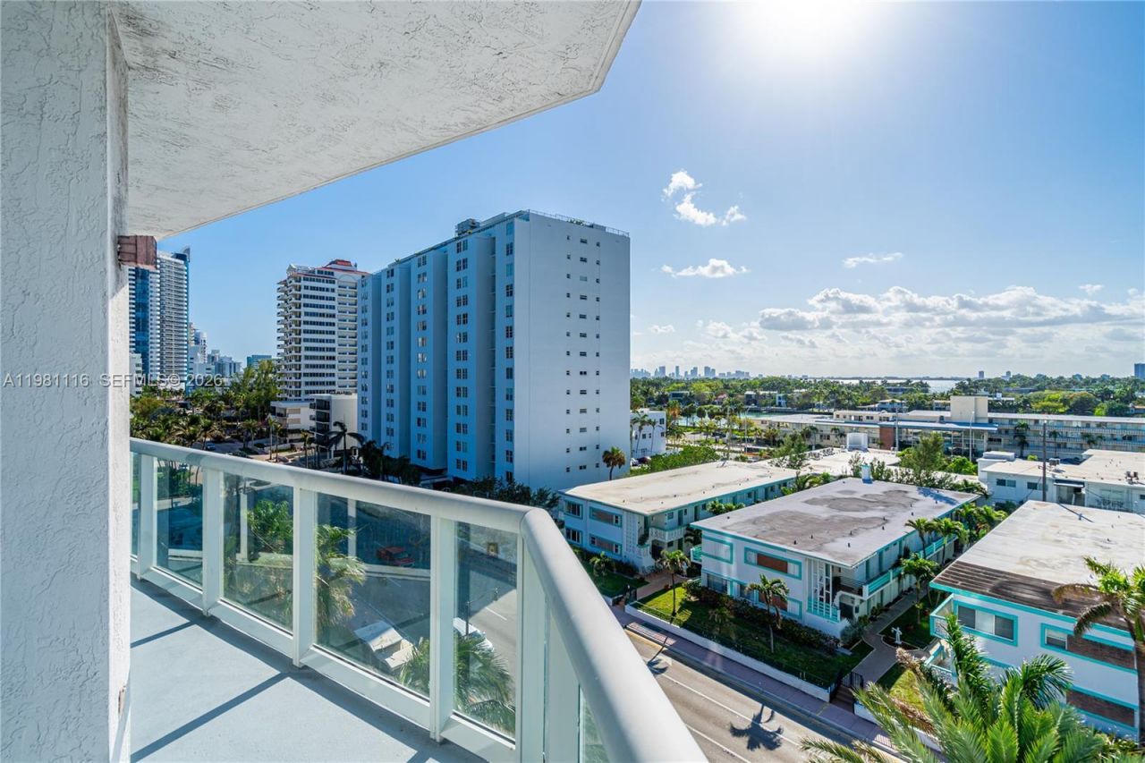 6515 Collins Ave , Unit 708, Miami Beach, FL 33141 Photo