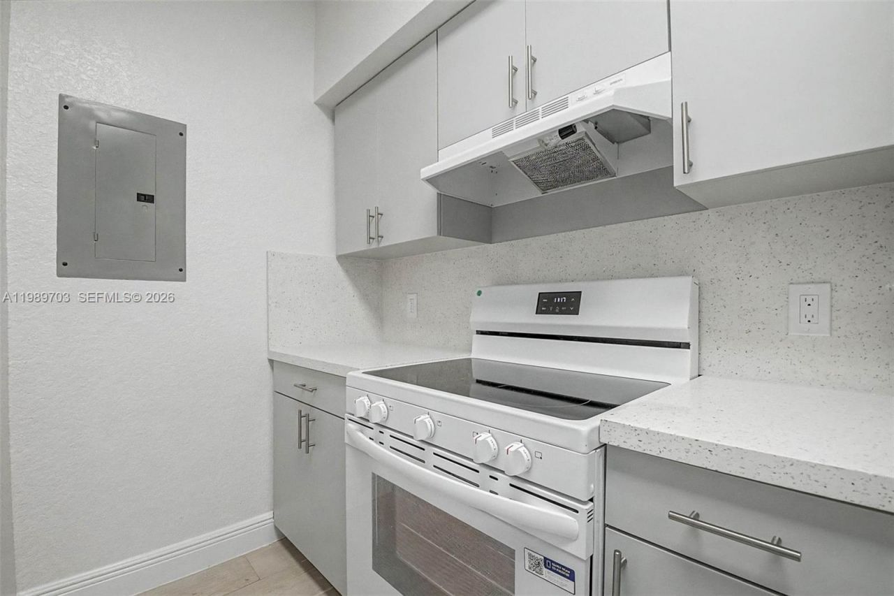 7000 SW 80th St, Unit 103, Miami, FL 33143 Photo