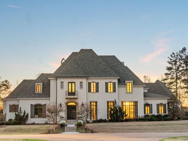 1165 East Wellsgate Dr., Oxford, MS 38655