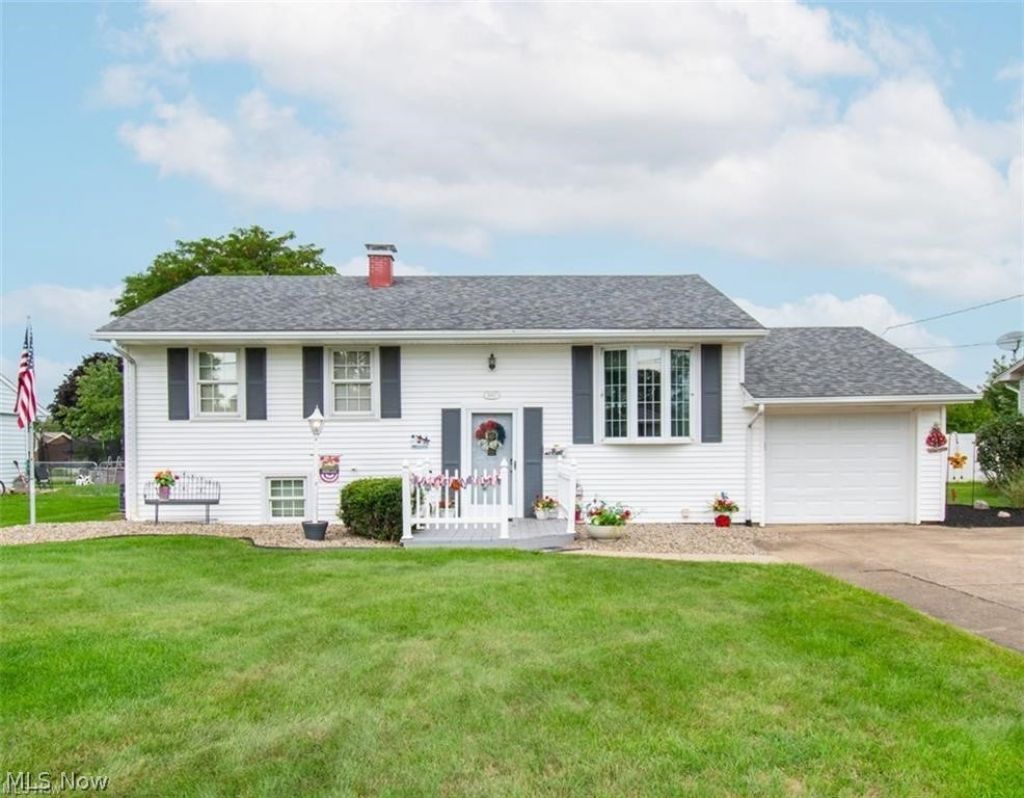 5652 Baylor Avenue, Austintown, OH 44515 Main Photo