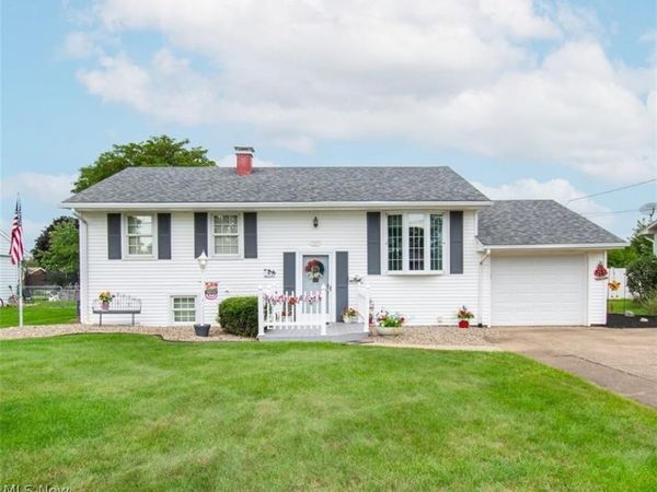 5652 Baylor Avenue, Austintown, OH 44515