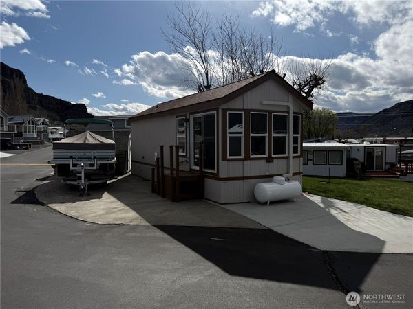 31465 Moore Road NE, Unit 801, Coulee City, WA 99115