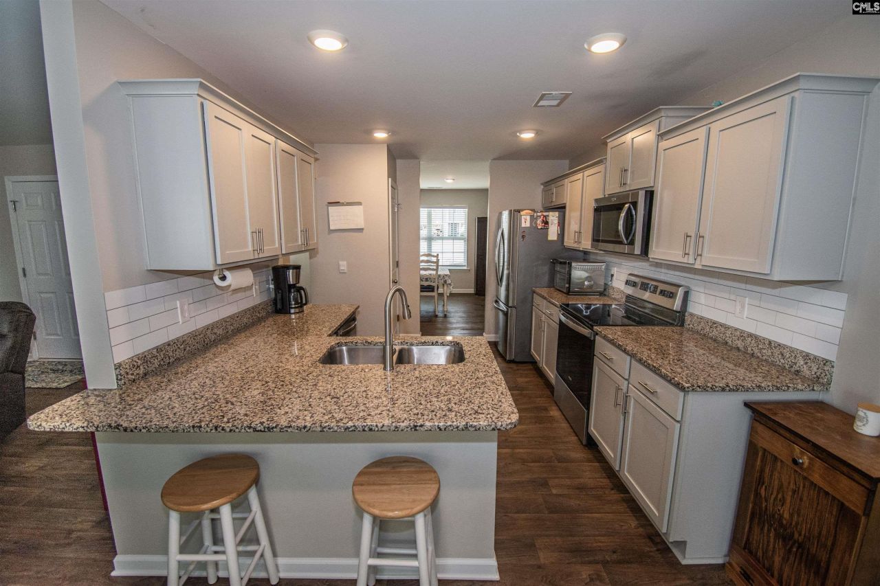 308 Throne Court  Photo 13