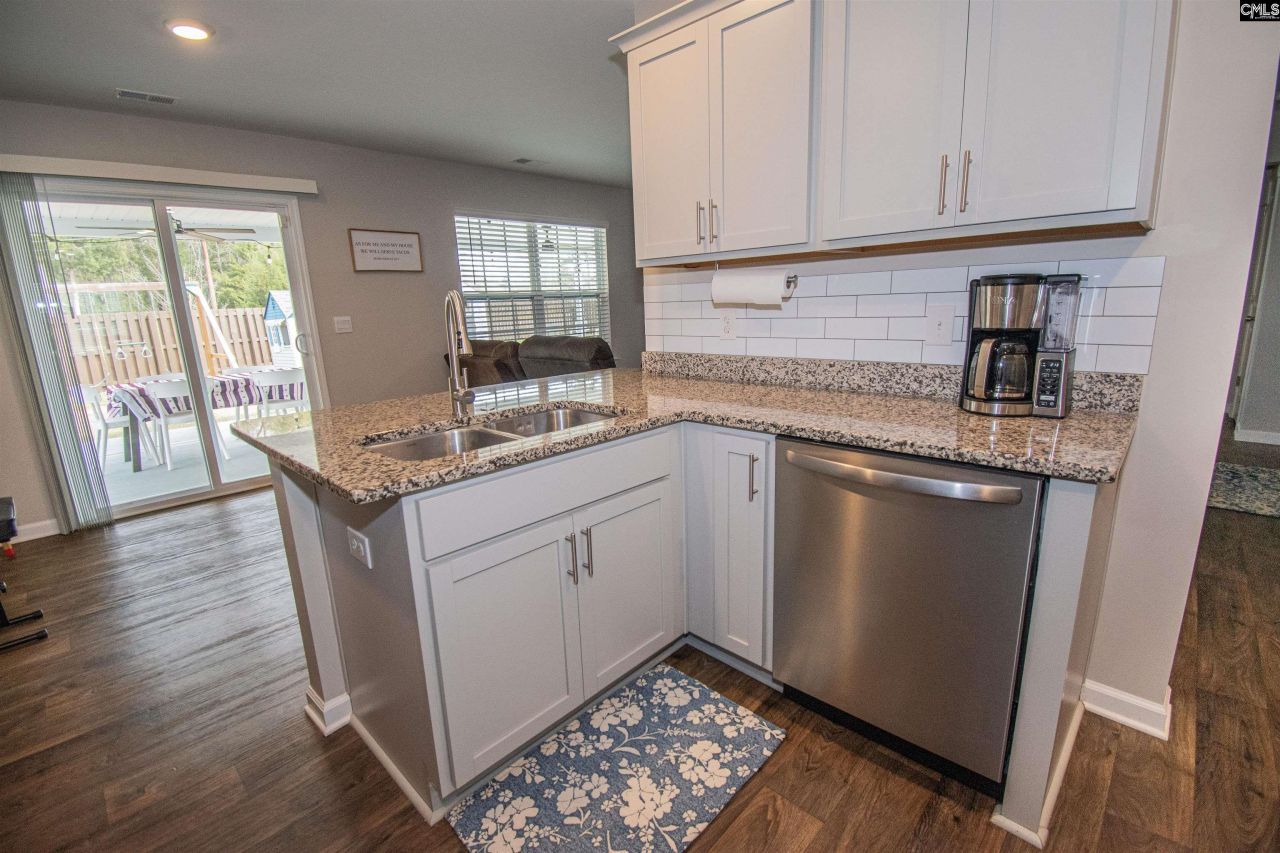 308 Throne Court  Photo 14