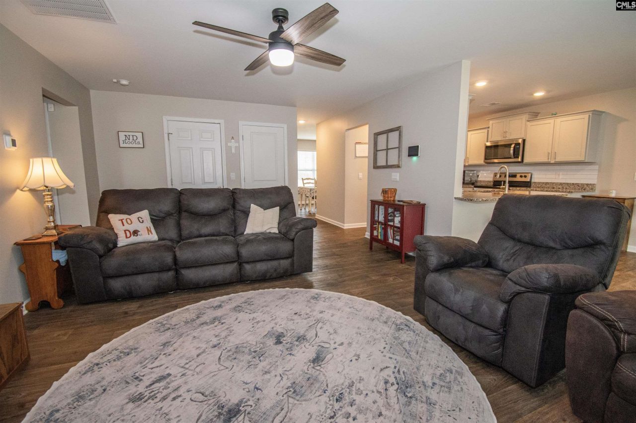 308 Throne Court  Photo 19