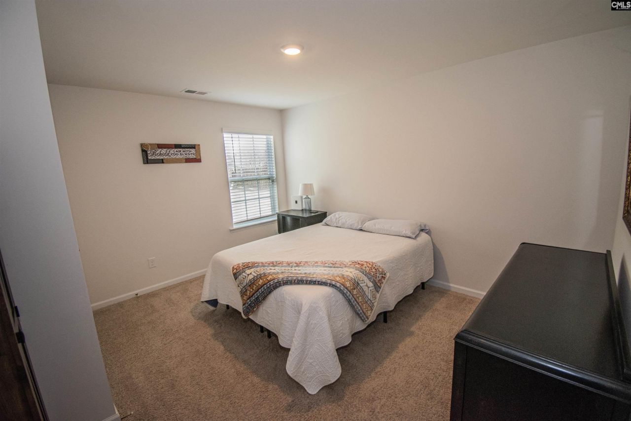 308 Throne Court  Photo 20