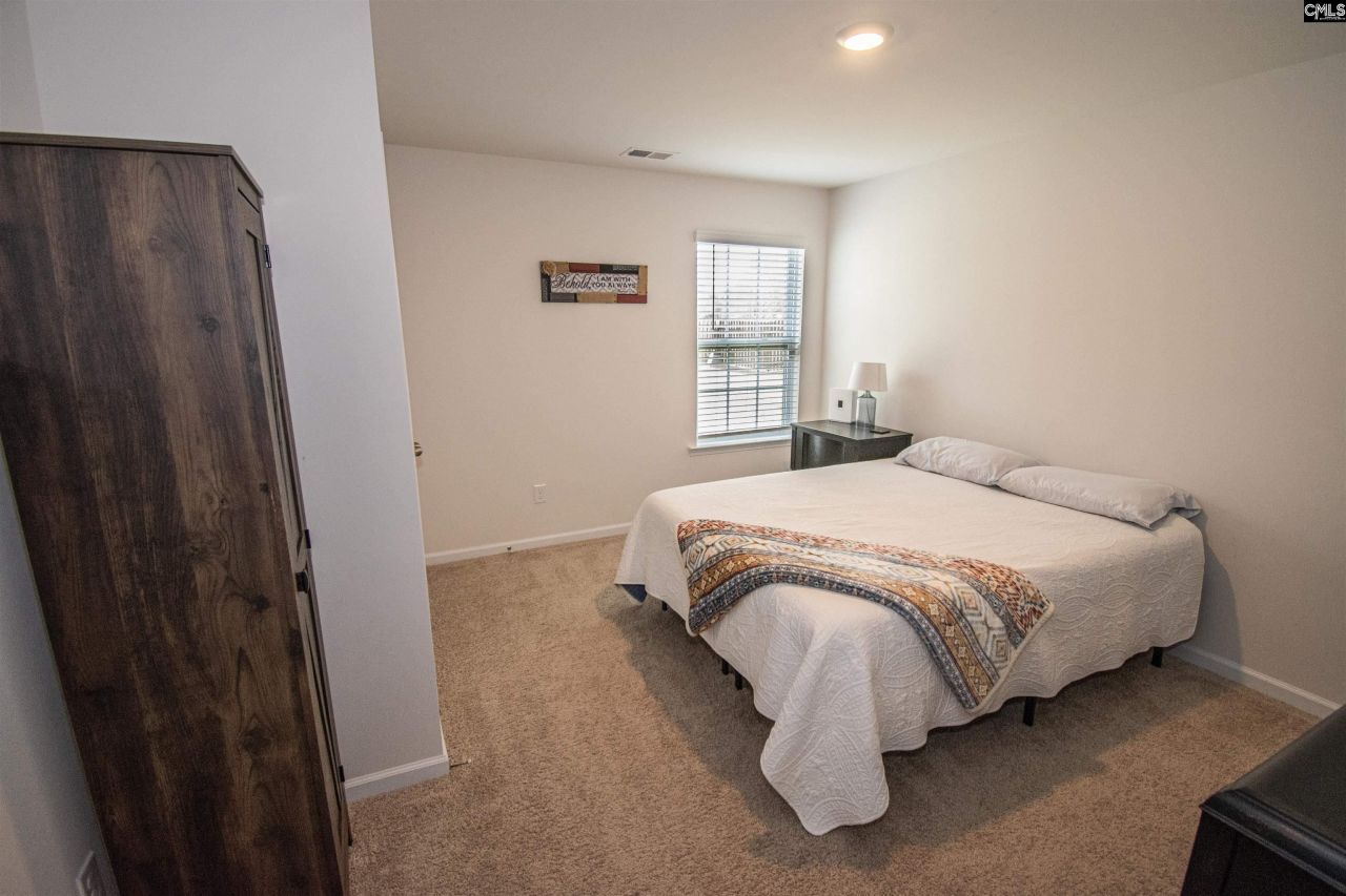 308 Throne Court  Photo 21