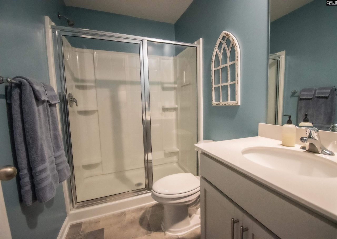 308 Throne Court  Photo 23