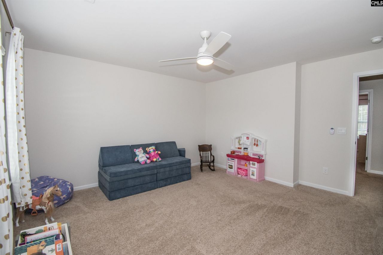 308 Throne Court  Photo 26