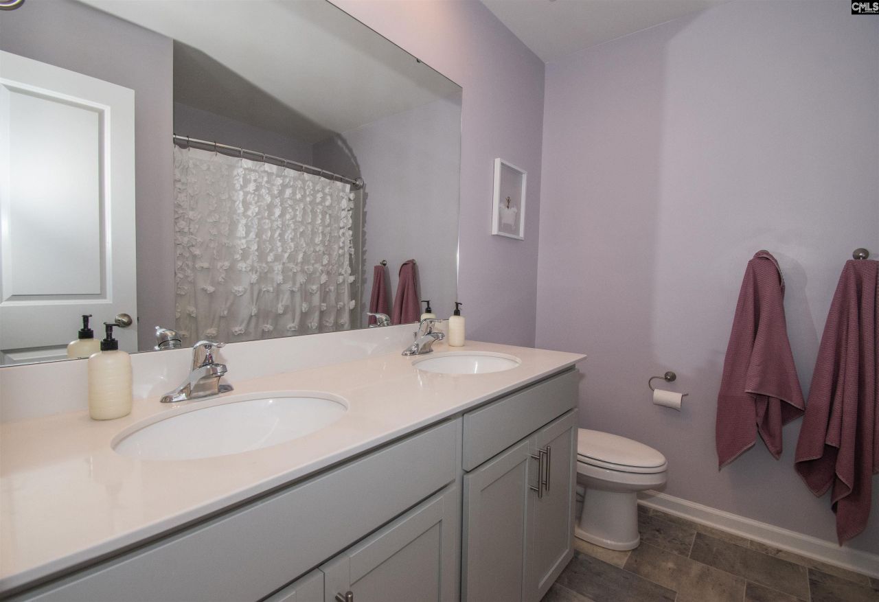 308 Throne Court  Photo 27