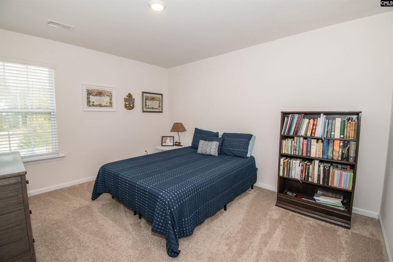 308 Throne Court  Photo 33