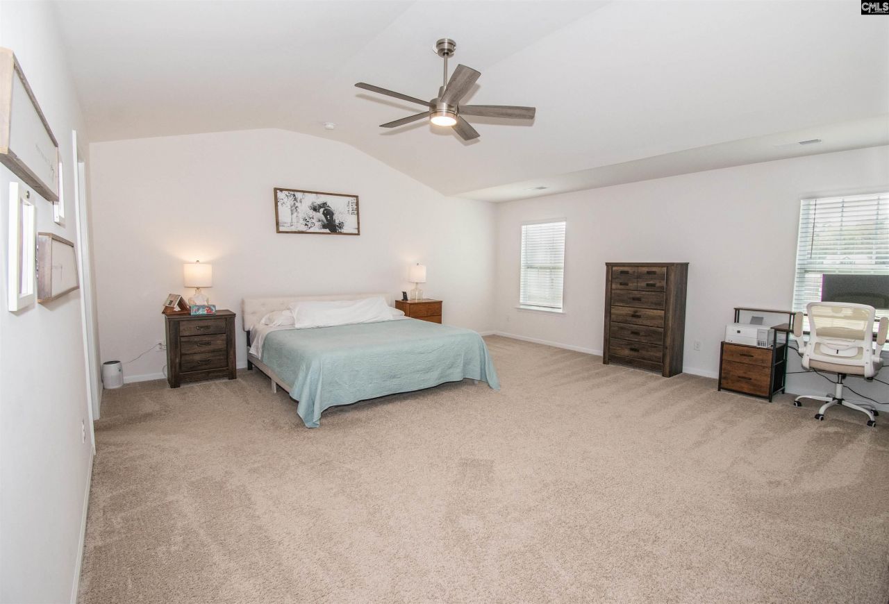 308 Throne Court  Photo 37